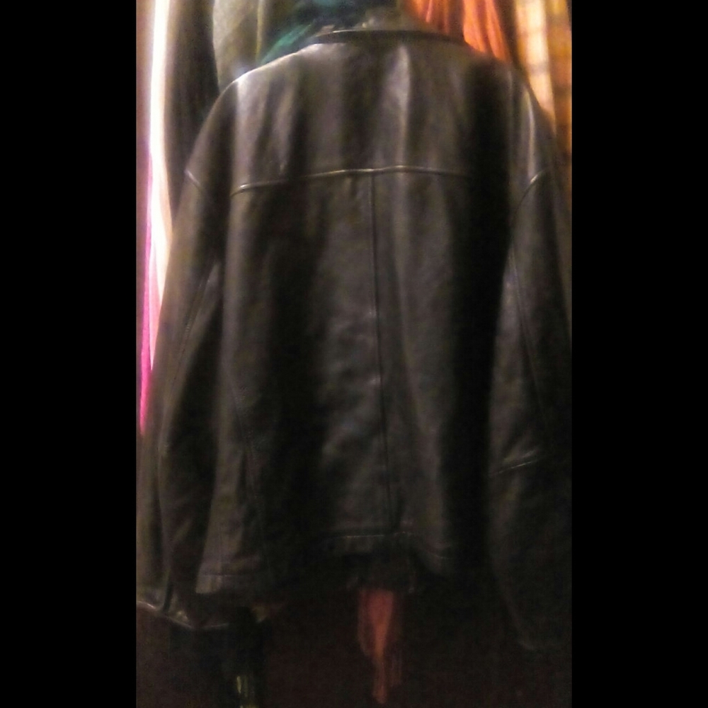 Leather jacket - Picture 2 of 4